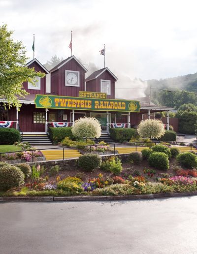 Landscaped entrance to Tweetsie Railroad theme park